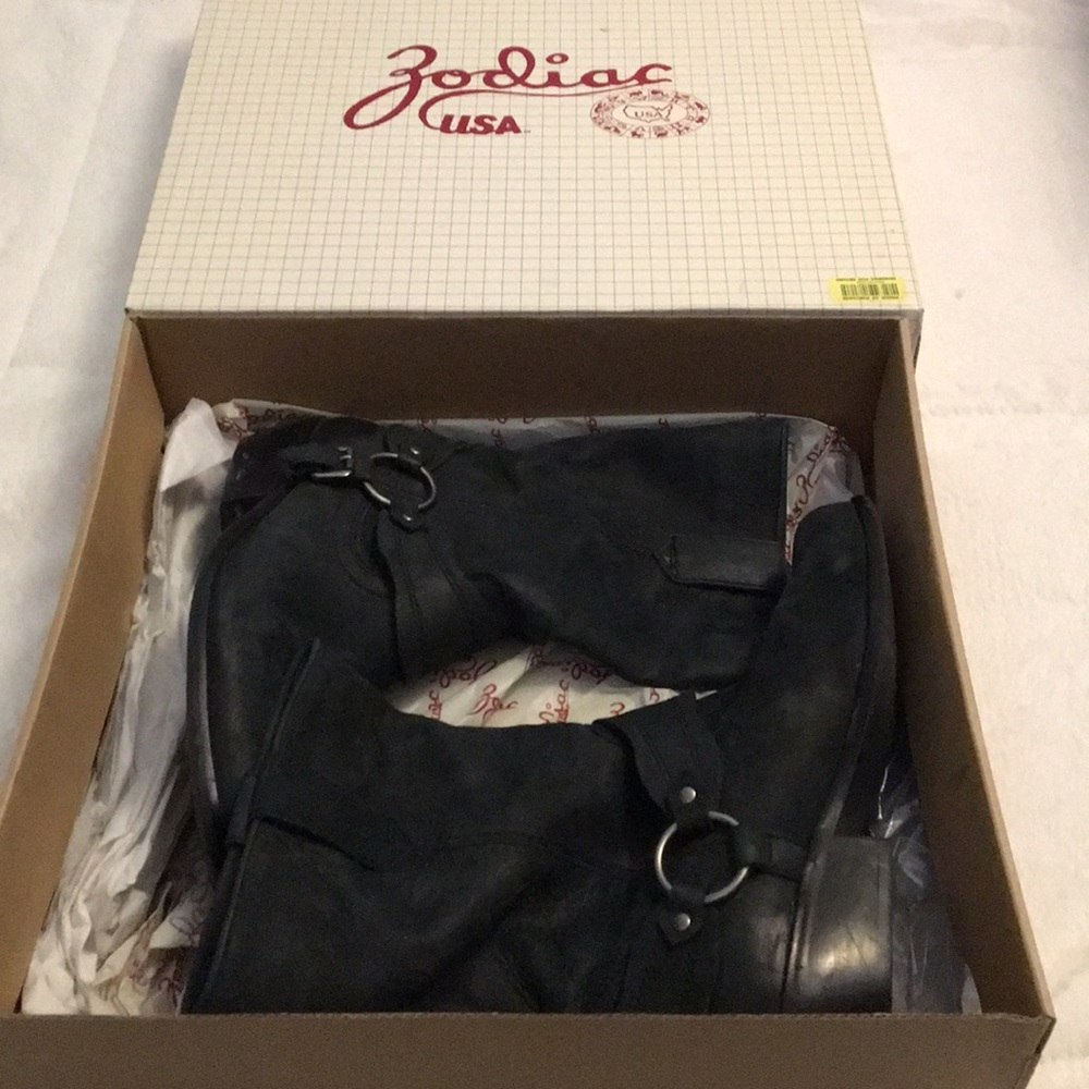 Zodiac boots